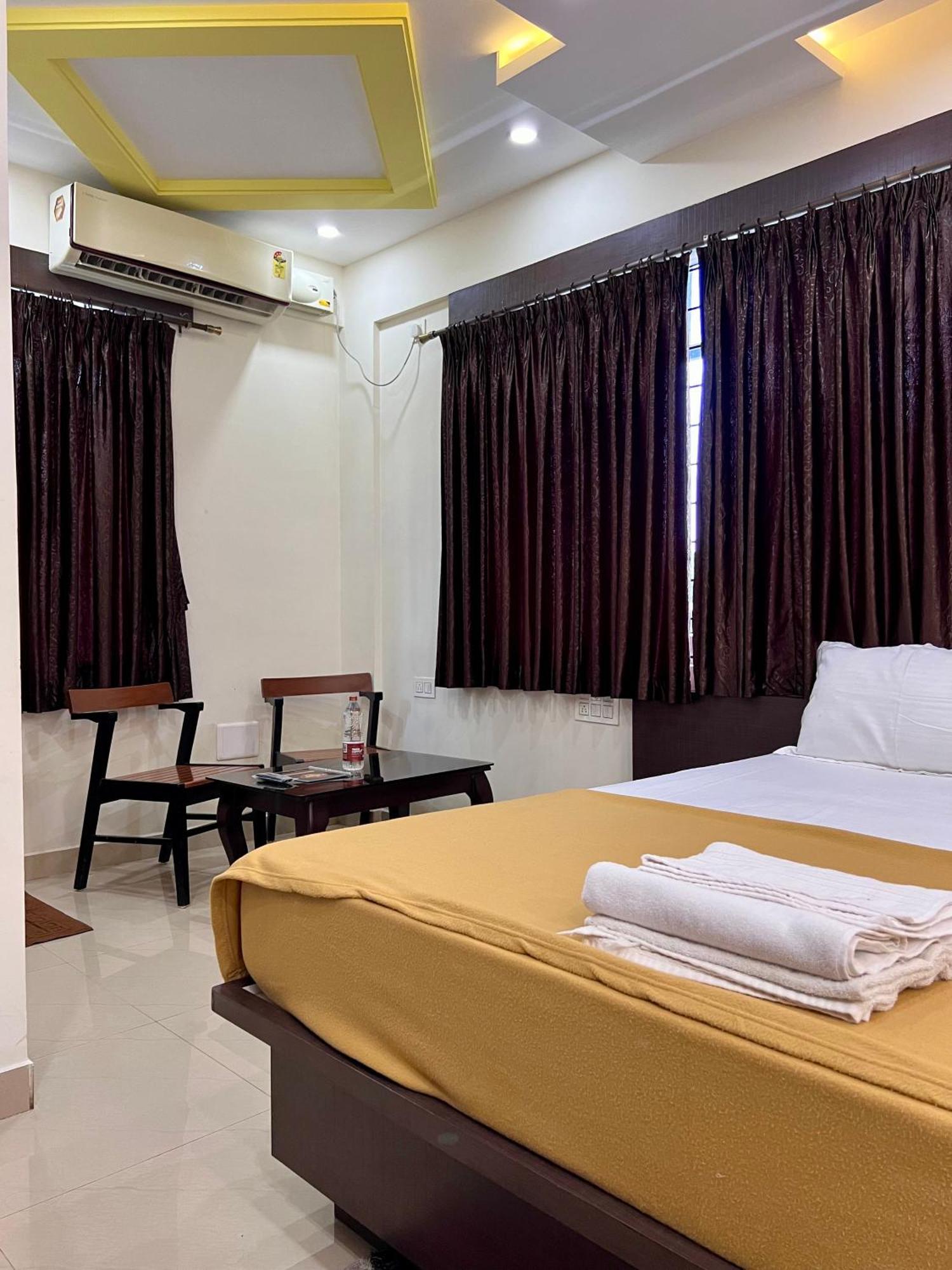 Hotel Ratna Sagar Manipal Exterior foto
